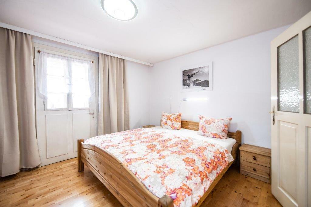 Landhaus Lindner Appartements Fuegen Exterior photo